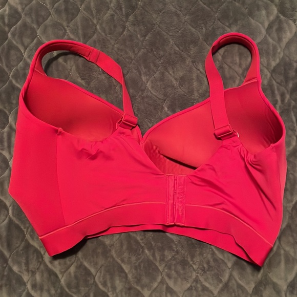 There are 3bras listed the price is based on the bundle. Very well made Like new - Picture 6 of 7